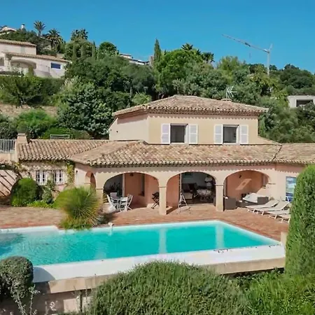 Villa Provençale De Charme Avec Piscine Et Vue *